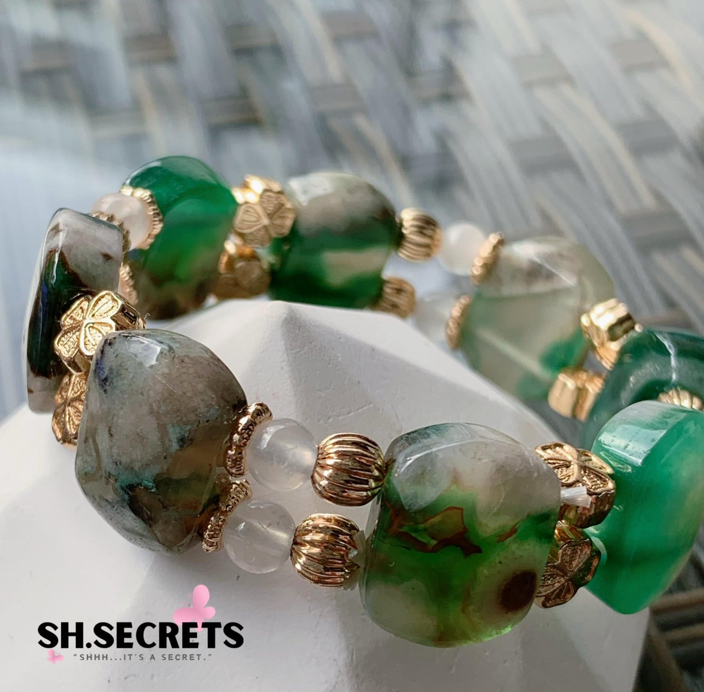$15 SALE - Green Sakura Agate, Blue-Sheen Moonstone