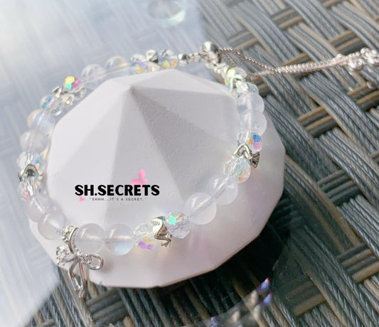 $10 SALE - Blue-Sheen Moonstone Push-Pull