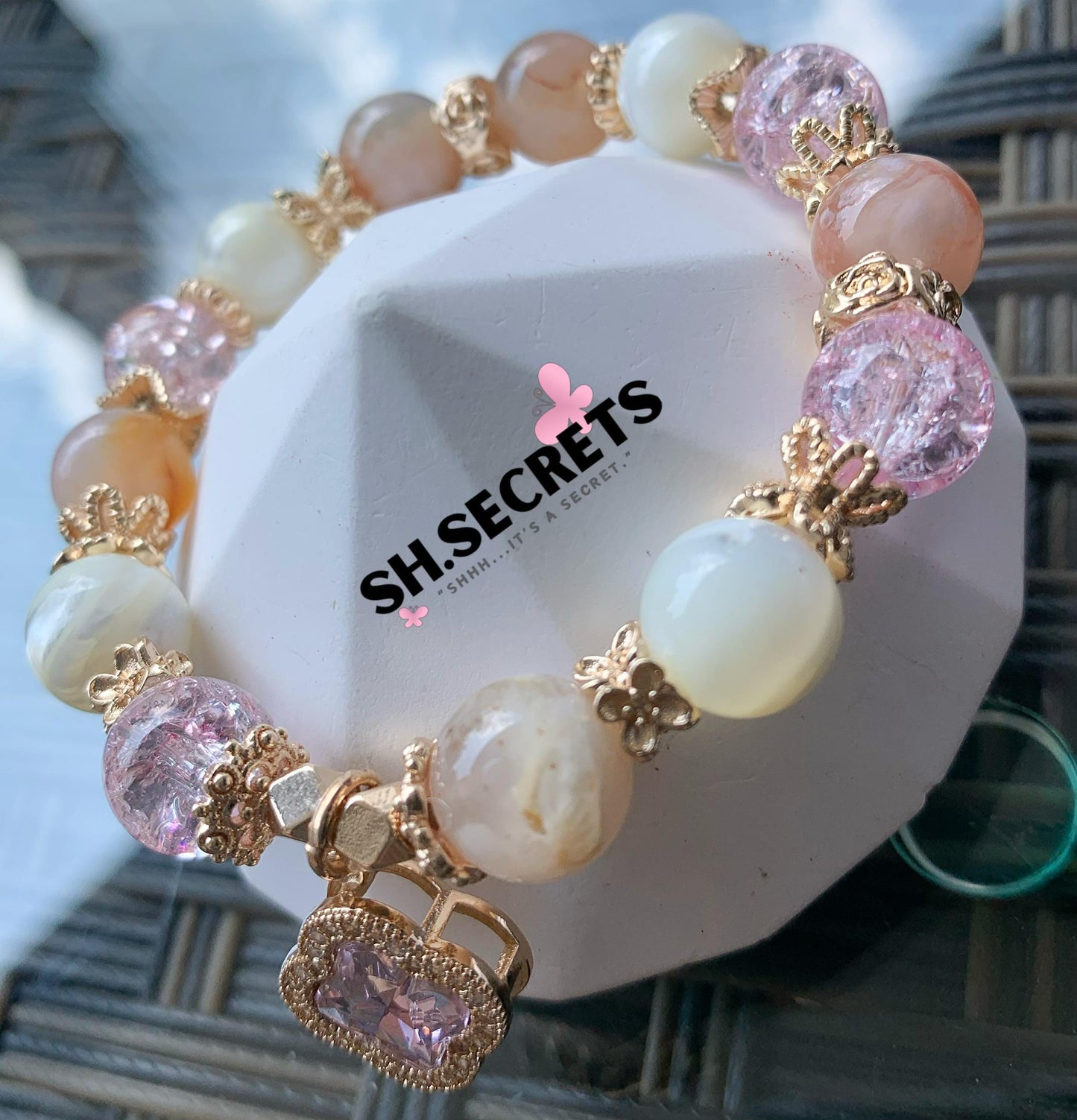 Rose Quartz, White Conch, Sakura Agate, Crackled Quartz (Pink)