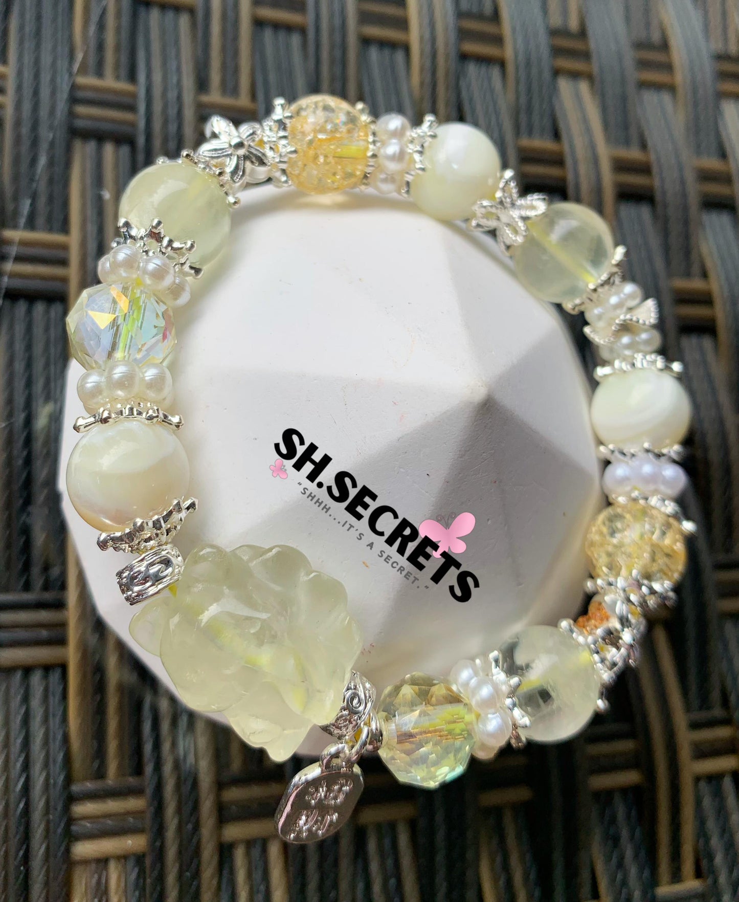 Citrine, White Conch, Crackled Quartz (Yellow)