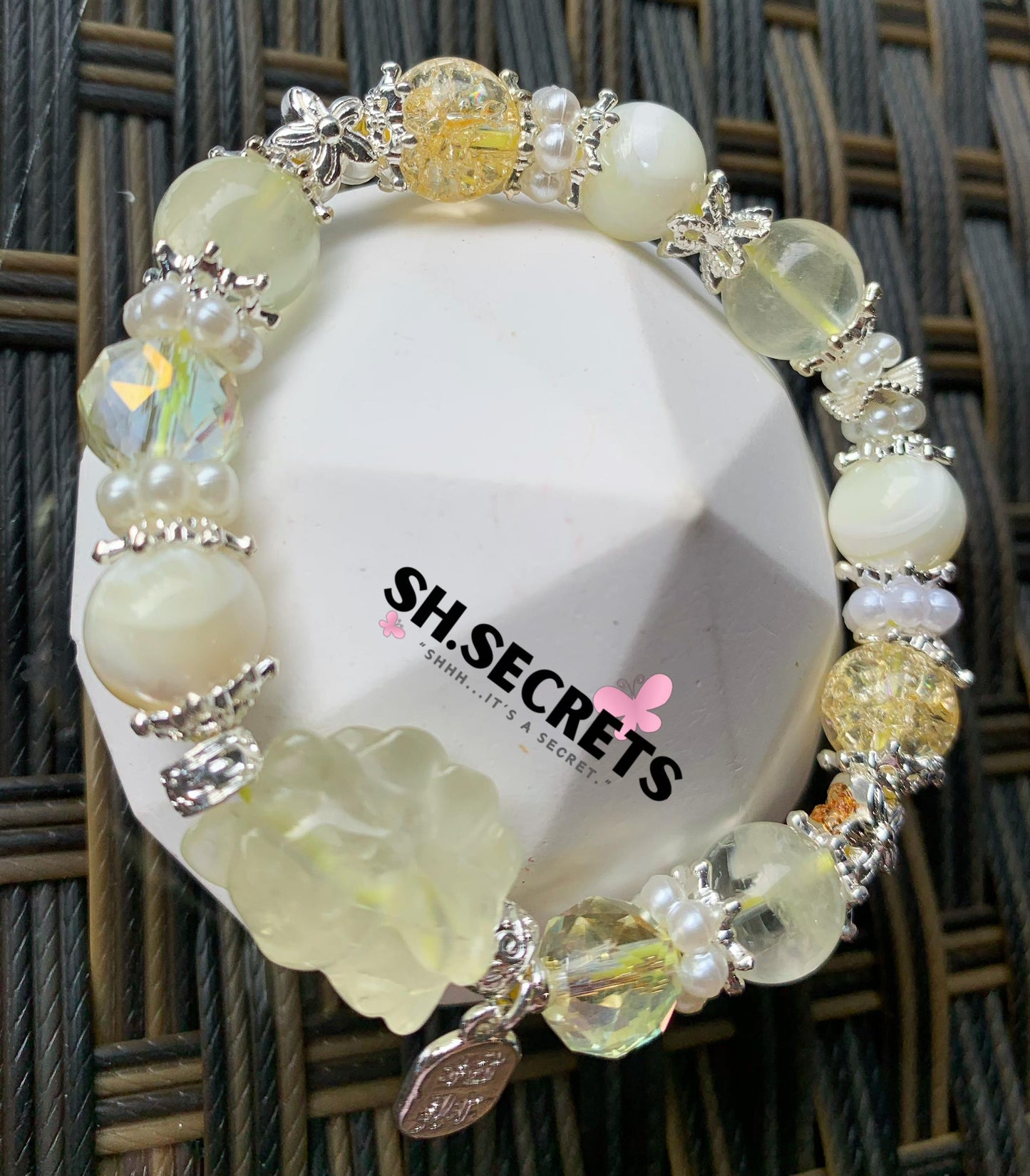Citrine, White Conch, Crackled Quartz (Yellow)