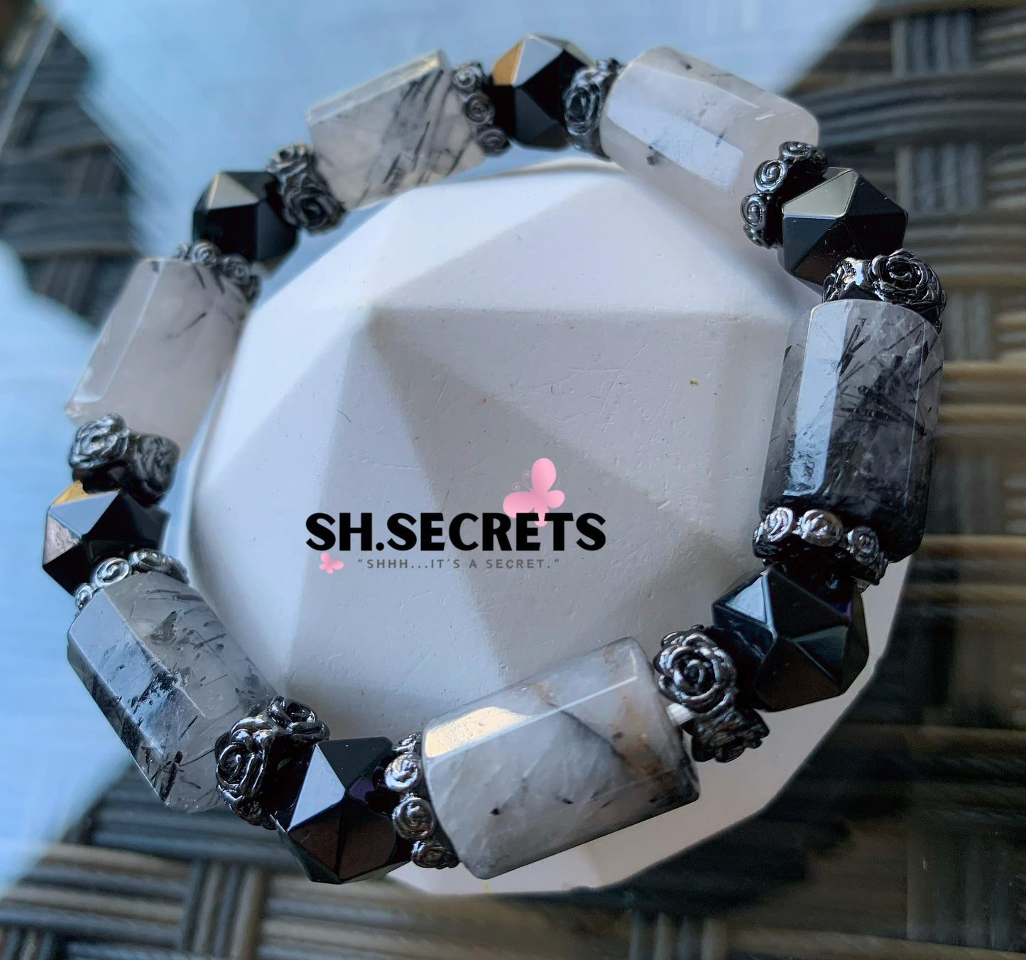 Black Rutile, Black Agate