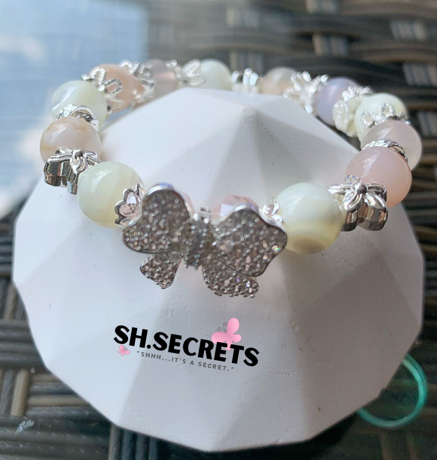 Rose Quartz, White Conch, Sakura Agate